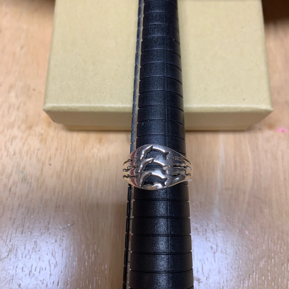 Tapered Dolphin Ring - Picture 1 of 3
